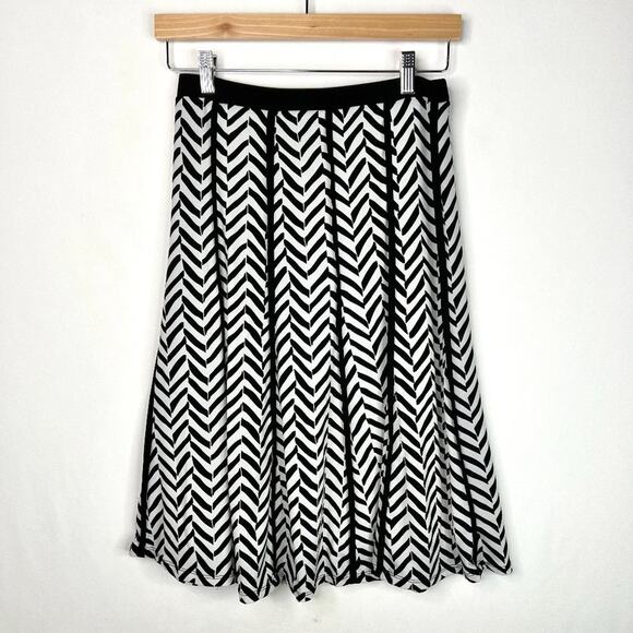 Maria Gabrielle B&W Chevron A-Line Skirt PM - Picture 1 of 5
